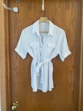 NWOT- Maternity Button-Down Short Sleeve White Chadwick Shirt
